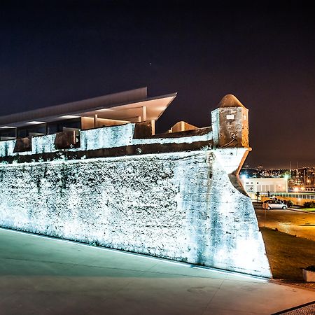 Pestana Cidadela Cascais - Pousada & Art District Ngoại thất bức ảnh The fort at night