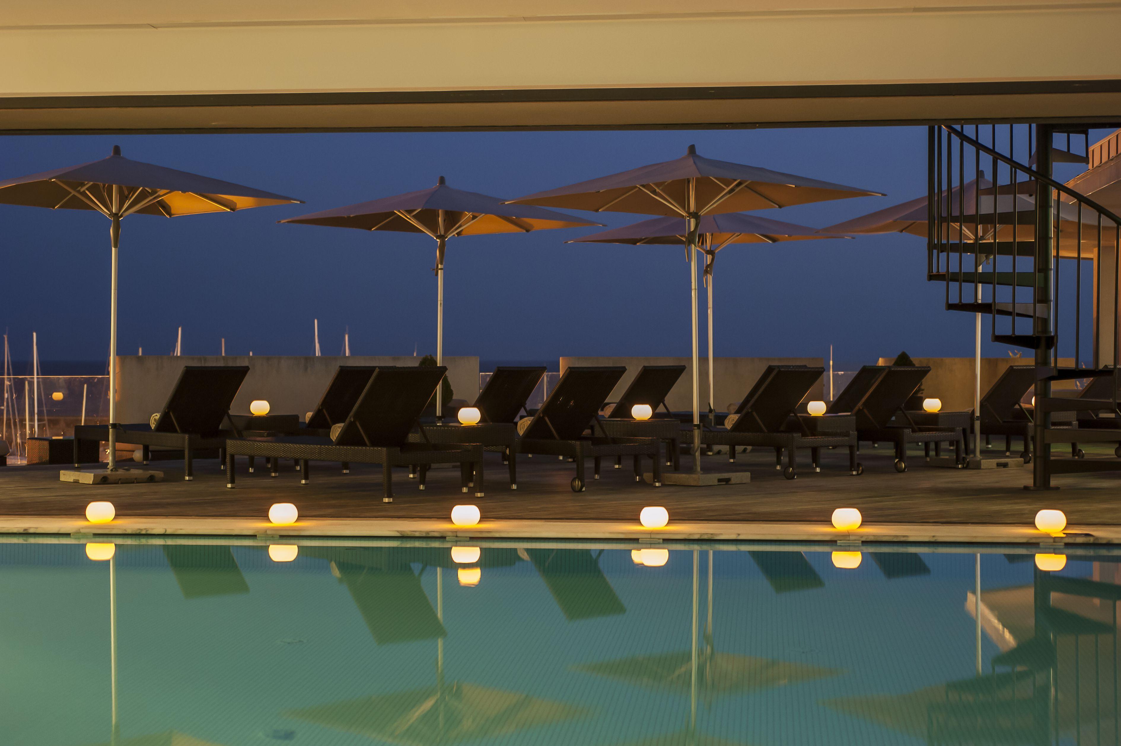 Pestana Cidadela Cascais - Pousada & Art District Ngoại thất bức ảnh The pool at the top of the hotel