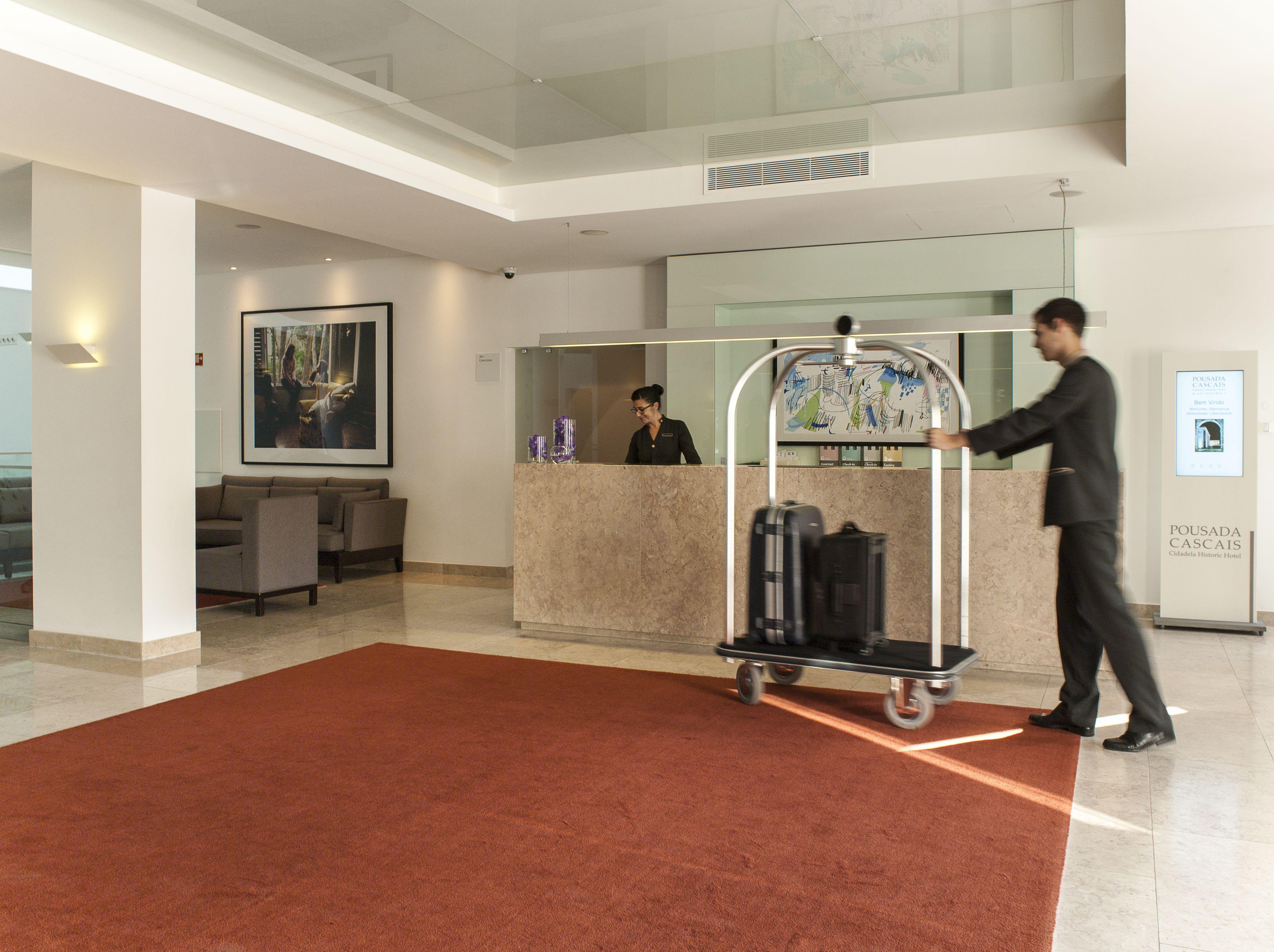 Pestana Cidadela Cascais - Pousada & Art District Ngoại thất bức ảnh A bellboy pushing a luggage cart