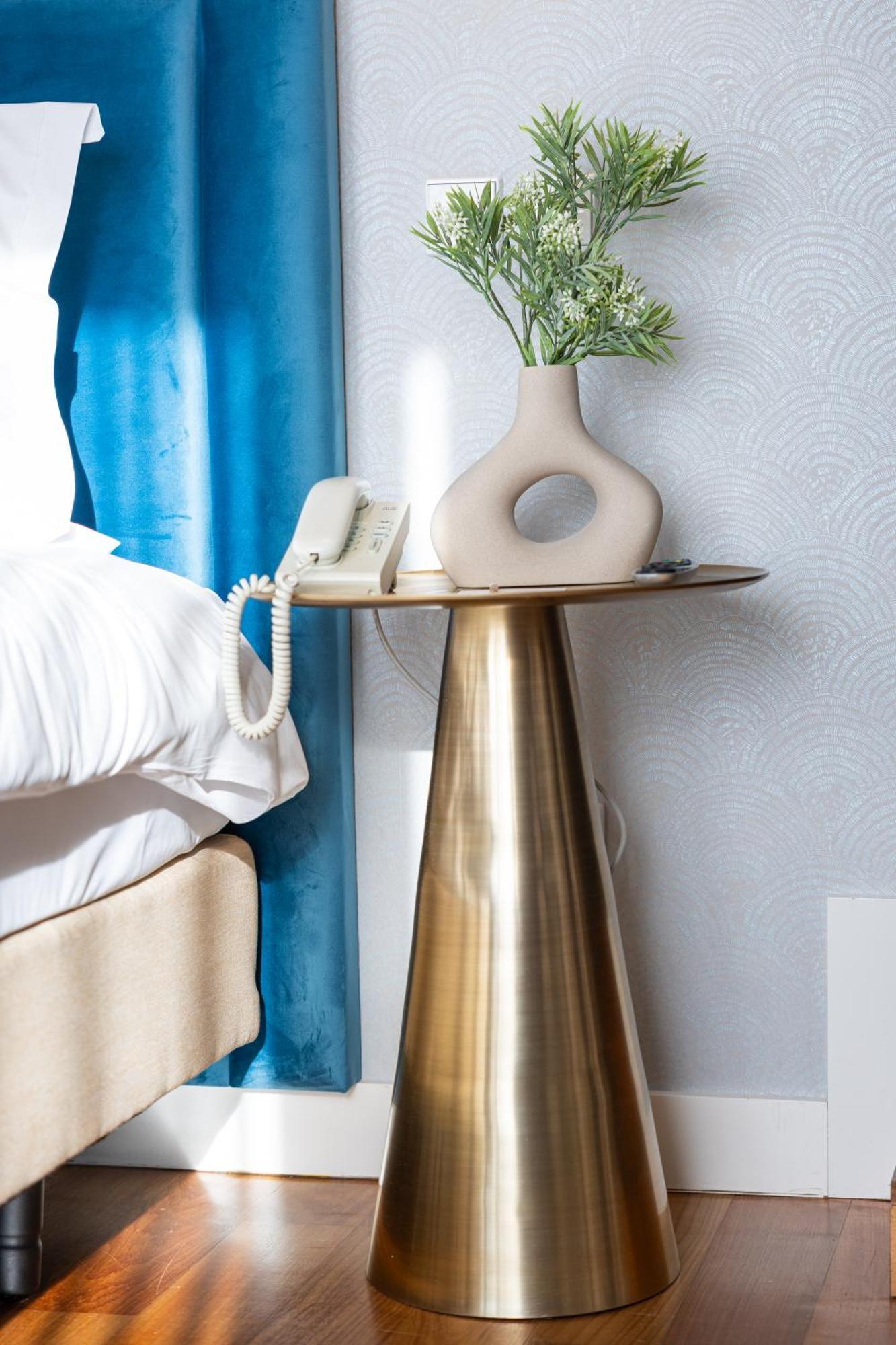 Pestana Cidadela Cascais - Pousada & Art District Ngoại thất bức ảnh A bedside table